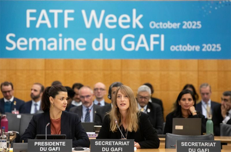 بیانیه مرکز اطلاعات مالی: تعامل فنی با FATF برای جبران خسارت‌های تأخیر ادامه دارد/ خروج از لیست سیاه زمانبر است/ هدف تعلیق  اثبات اجرایی بودن پالرمو و CFT/ انتظار خروج فوری از لیست سیاه غیرکارشناسی است/ هشدار: استمرار حضور در لیست سیاه زیانبار است